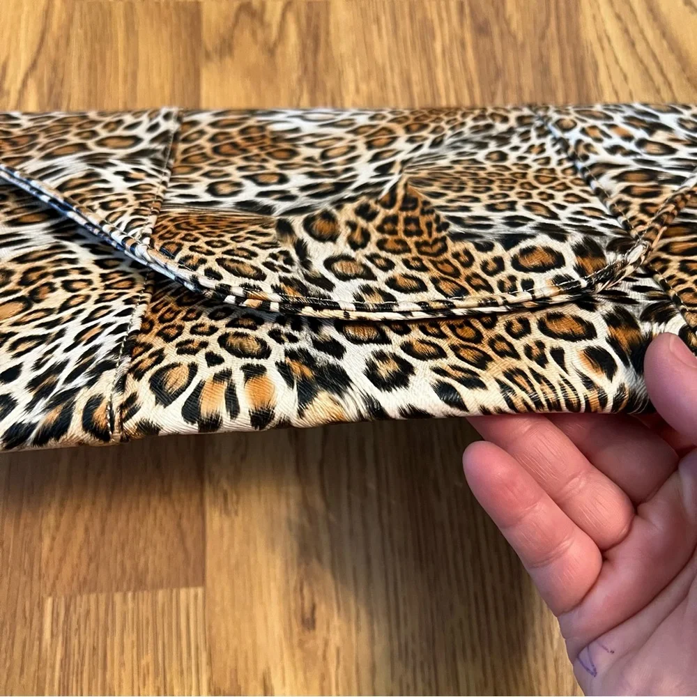 Leopard Print Clutch - Picture 11 of 13